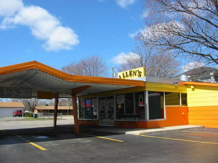 Shorts Drive-In (B&K Root Beer, Allens Root Beer, B-K Root Beer, BK Root Beer) - 2003 Photo (newer photo)